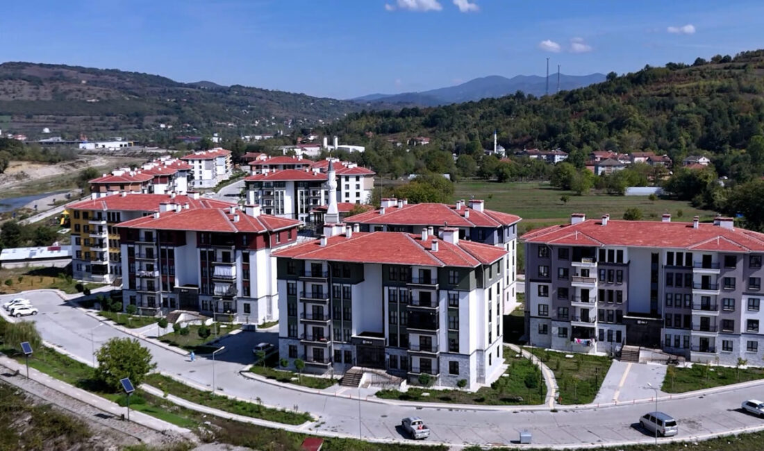 - "Anahtarlar, Zonguldak'ta mutluluğun kapısını açtı, bir ailemizin daha yuva