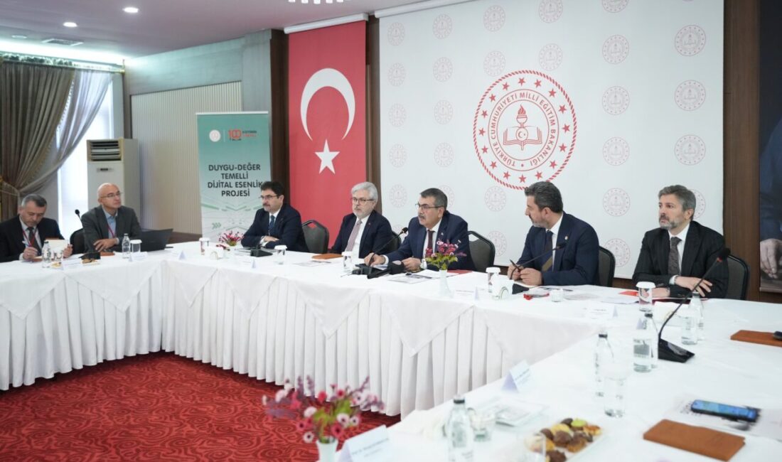 - "Bakanlık olarak çocuklarımızın dijital çağda güçlü bir şahsiyetle yetişmesi