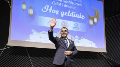 - "Dünyaya adaleti tesis etmek için mücadele eden bir devlet