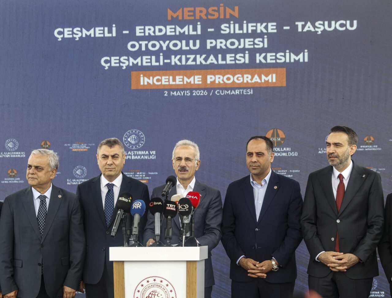 - "Çeşmeli-Kızkalesi Otoyolu'nu tamamladığımızda mevcut devlet yolunda yaz aylarında 2,5