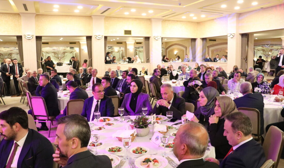 - "Milli ve manevi duygularla gençlerimizi donatmamız lazım. Gençlerimizi objektif