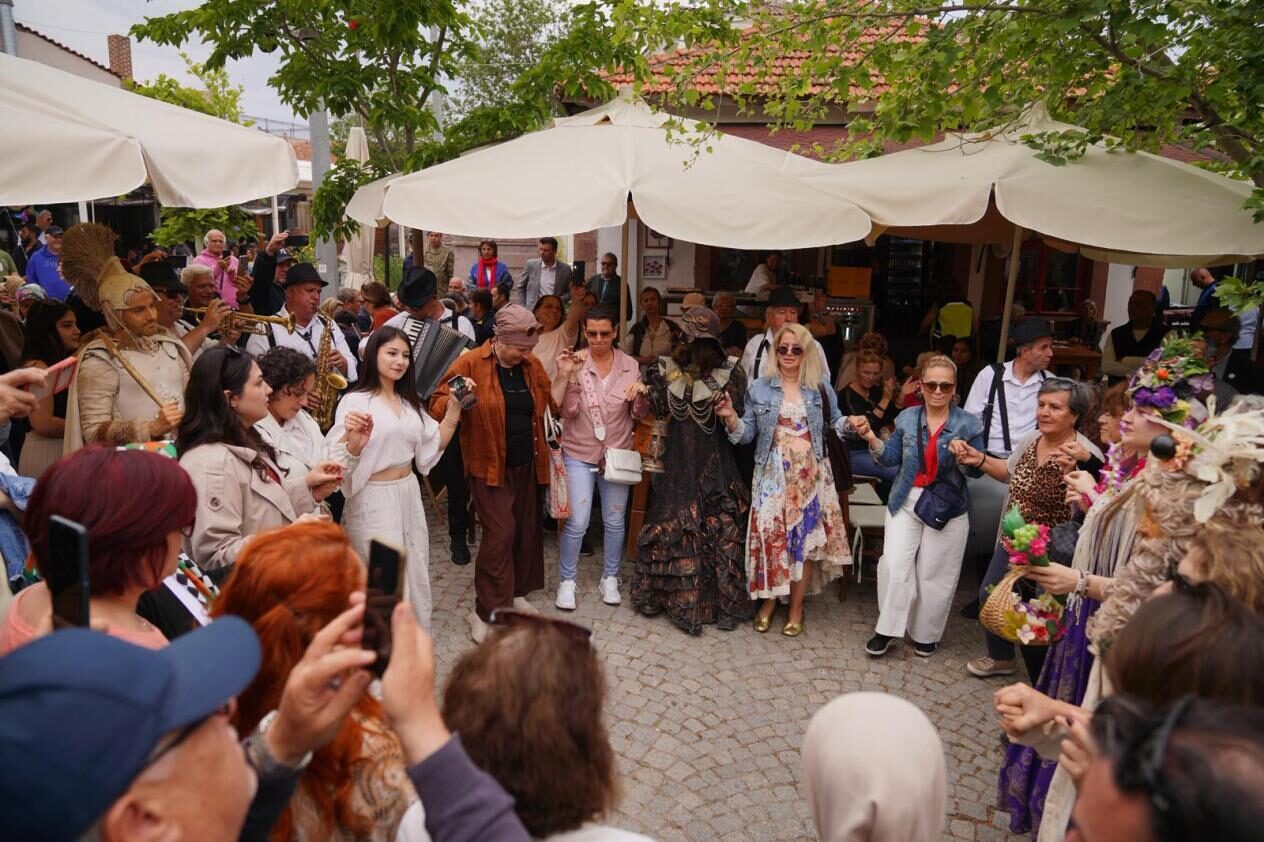 BALIKESİR (AA) – Balıkesir'in Ayvalık ilçesinde bu yıl dokuzuncusu düzenlenen