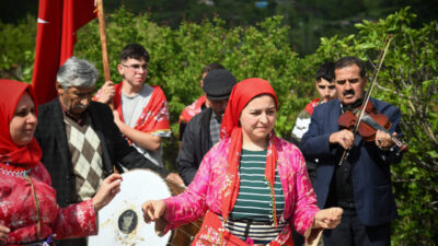 BALIKESİR (AA) – Balıkesir'in Sındırgı ilçesinde dünyaevine giren Tuğba Nur