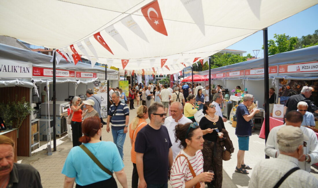 BALIKESİR (AA) – Balıkesir'in Ayvalık ilçesinde bu yıl ikincisi düzenlenen