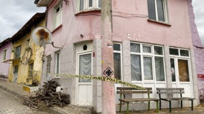 BALIKESİR (AA) – Balıkesir'in Sındırgı ilçesinde bir kişi evinde ölü