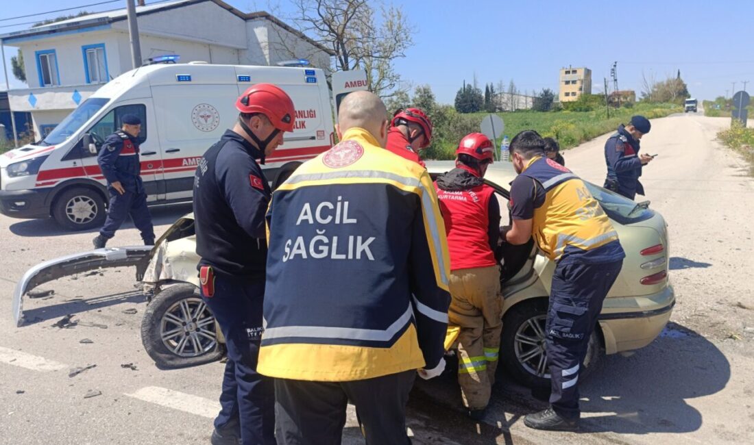 BALIKESİR (AA) – Balıkesir'in Susurluk ilçesinde, iki otomobilin çarpışması sonucu