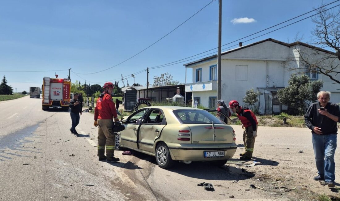 BALIKESİR (AA) – Balıkesir'in Susurluk ilçesinde, iki otomobilin çarpışması sonucu