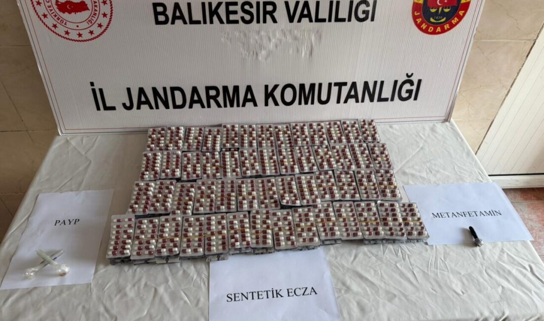 BALIKESİR (AA) – Balıkesir'in Savaştepe ilçesinde düzenlenen uyuşturucu operasyonunda gözaltına