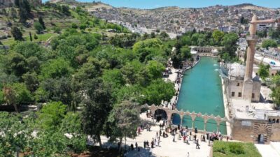 ŞANLIURFA (AA) – Türkiye'nin önemli turizm merkezlerinden Şanlıurfa'da hafta sonu