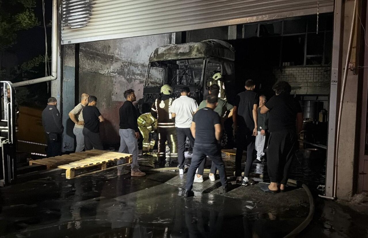 İSTANBUL (AA) – Başakşehir'de oto tamirci dükkanında bulunan tırda çıkan