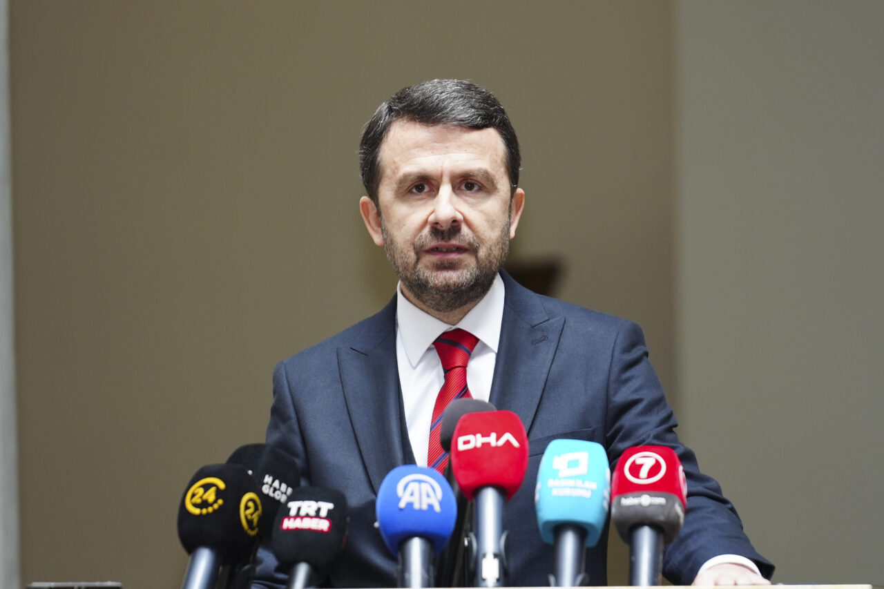 - Basın İlan Kurumu Genel Müdürü Abdulkadir Çay:
- "Bugün bu
