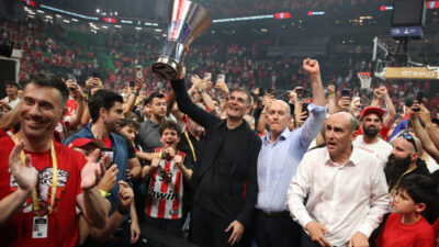 - Yunanistan'ın başkenti Atina'da gerçekleştirilen Dörtlü Final'in MVP'si, Olympiakos'un Fransız