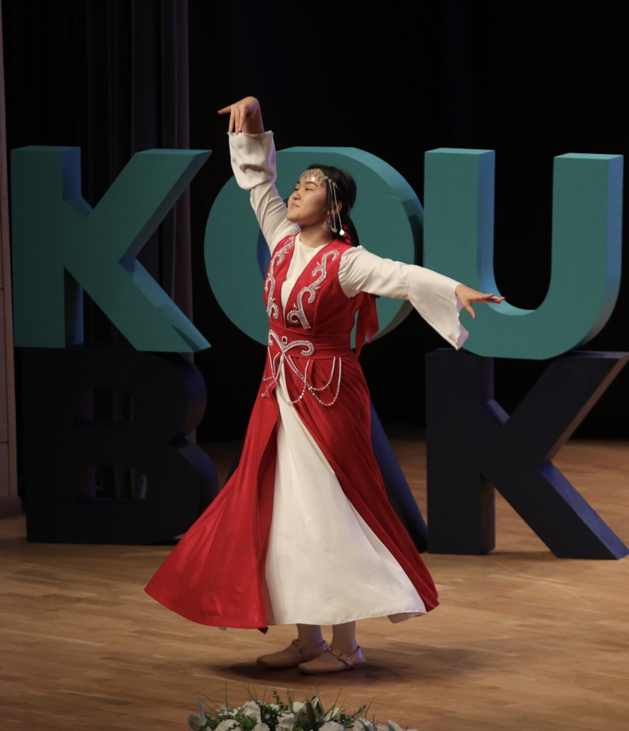 - KOÜBAK26'da, üniversitelerden lisans, yüksek lisans ve doktora öğrencileri 700'e