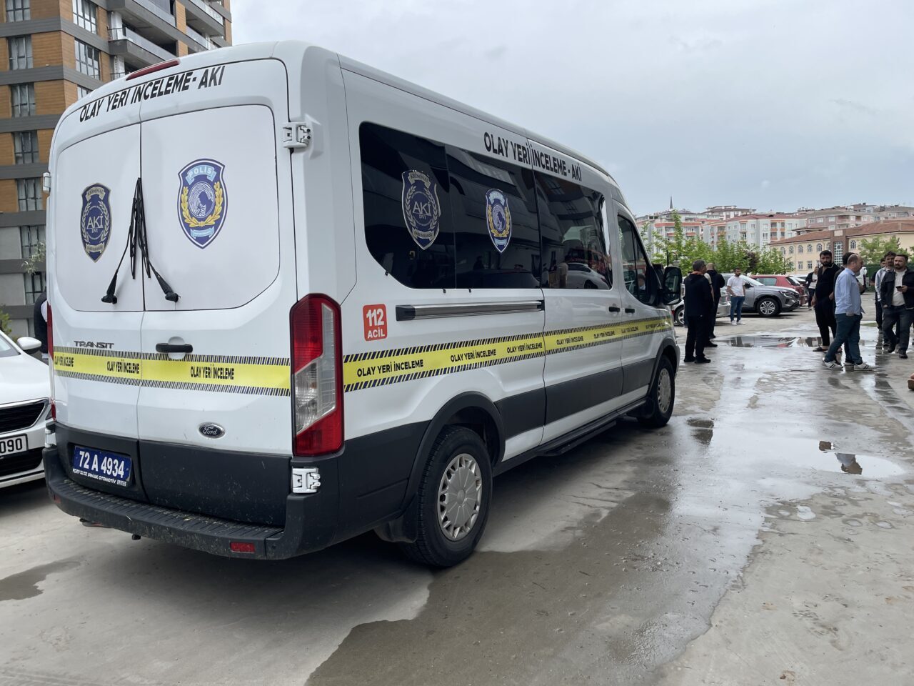 BATMAN (AA) – Batman'da asansörde mahsur kalanları kurtarmak isterken boşluğuna