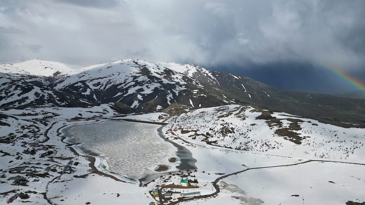 BAYBURT (AA) – Bayburt'ta 2 bin 340 rakımlı Aydıntepe Yaylası'ndaki
