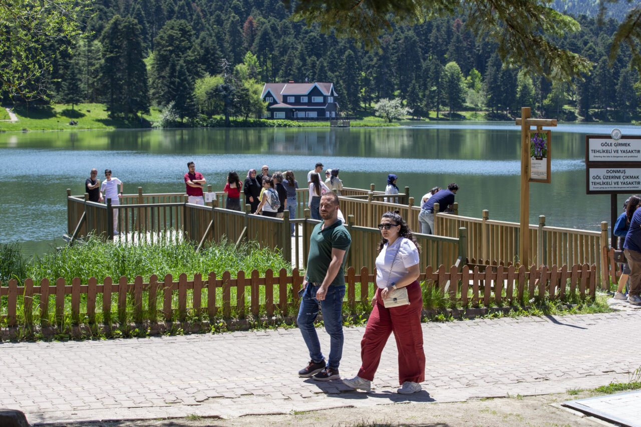 BOLU (AA) – Kurban Bayramı tatilini doğayla iç içe geçirmek