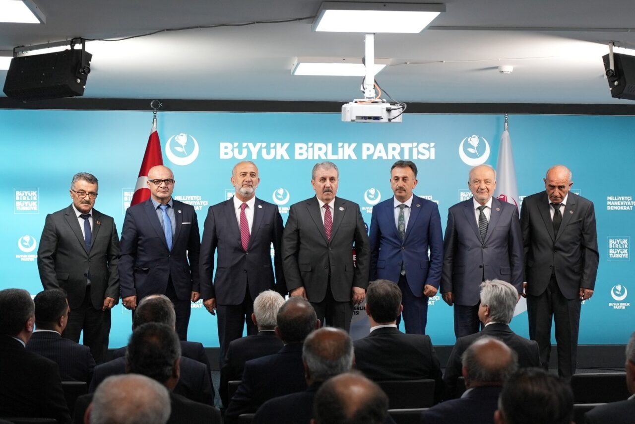 - "Türkçe yalnızca konuşulan bir dil değil, aynı zamanda devlet