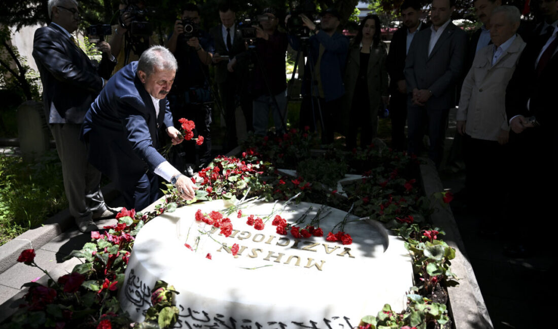 - "Siyasi partiler demokrasinin vazgeçilmez unsurlarıdır. Siyasi partilerin bu tür