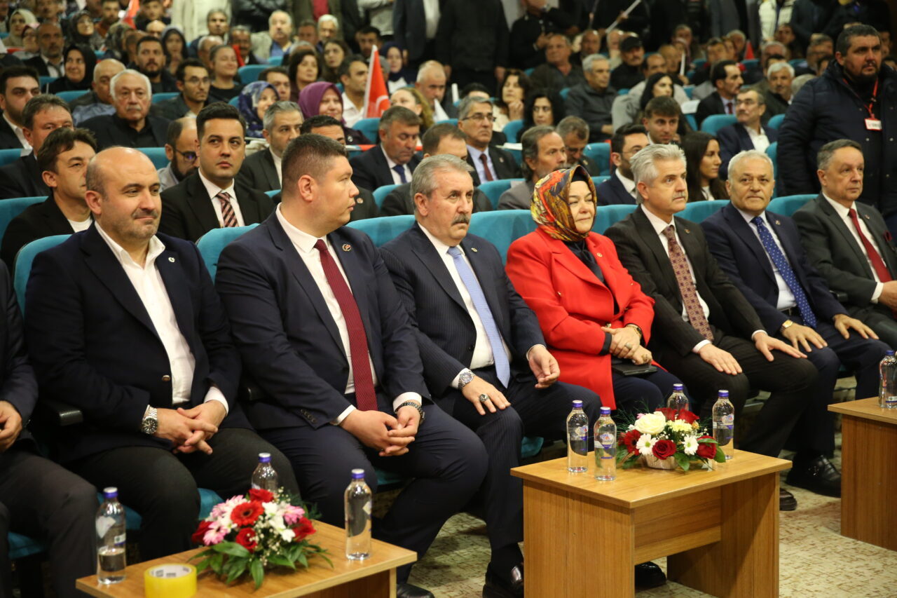 - "Çocuklarımızı mümkün olduğu kadar genç yaşta evlendirmeliyiz. Evliliklerini yaptıktan