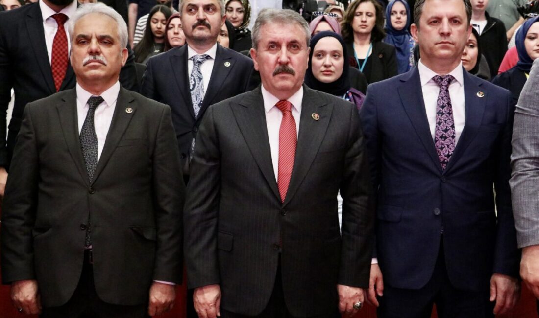 - "Eline Türk bayrağı almayan kim olursa olsun bu milletin