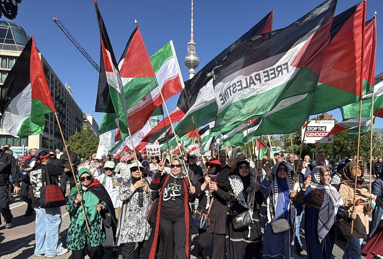 BERLİN (AA) – Almanya’nın başkenti Berlin'de Filistin’e destek gösterisi yapıldı.