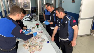 BİLECİK (AA) – Bilecik'te zabıta ekiplerince yakalanan dilencinin üzerinde 32
