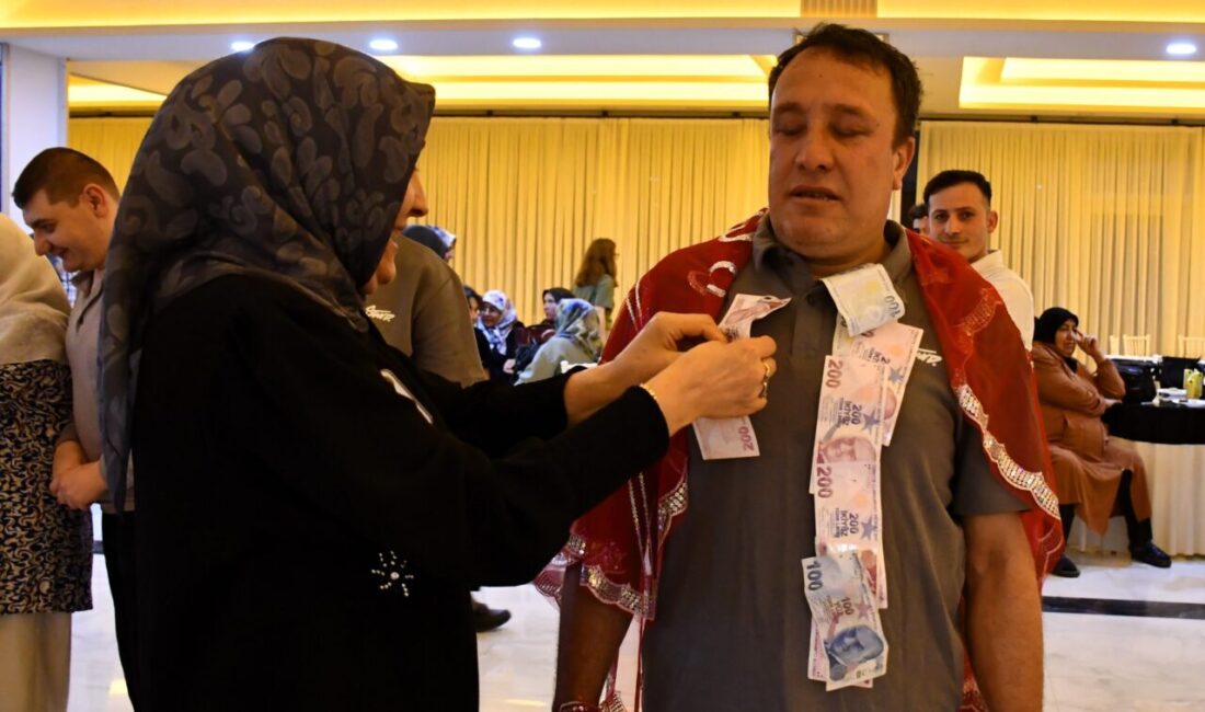 BİLECİK (AA) – Bilecik'te engelli bireyler için asker eğlencesi yapıldı.