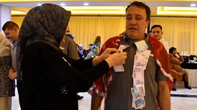 BİLECİK (AA) – Bilecik'te engelli bireyler için asker eğlencesi yapıldı.