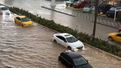 BİLECİK (AA) – Bilecik'in Bozüyük ilçesinde şiddetli sağanak etkili oldu.