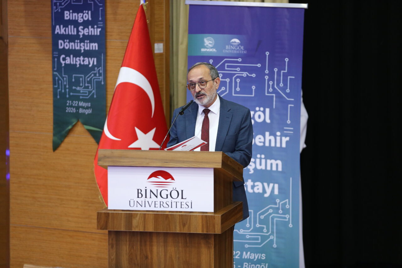 - Bingöl Üniversitesi Rektörü Prof. Dr. Erdal Çelik:
- "Bingöl deprem