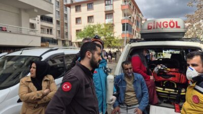 BİNGÖL (AA) – Bingöl'de bir evde çıkan yangında 13 kişi