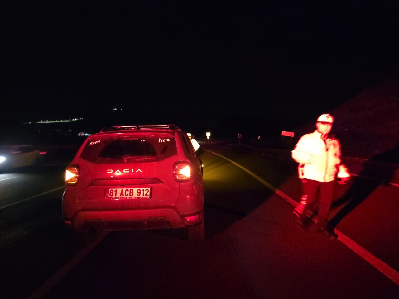 BİNGÖL (AA) – Bingöl'de yolun karşısına geçmeye çalışan yaya, otomobilin