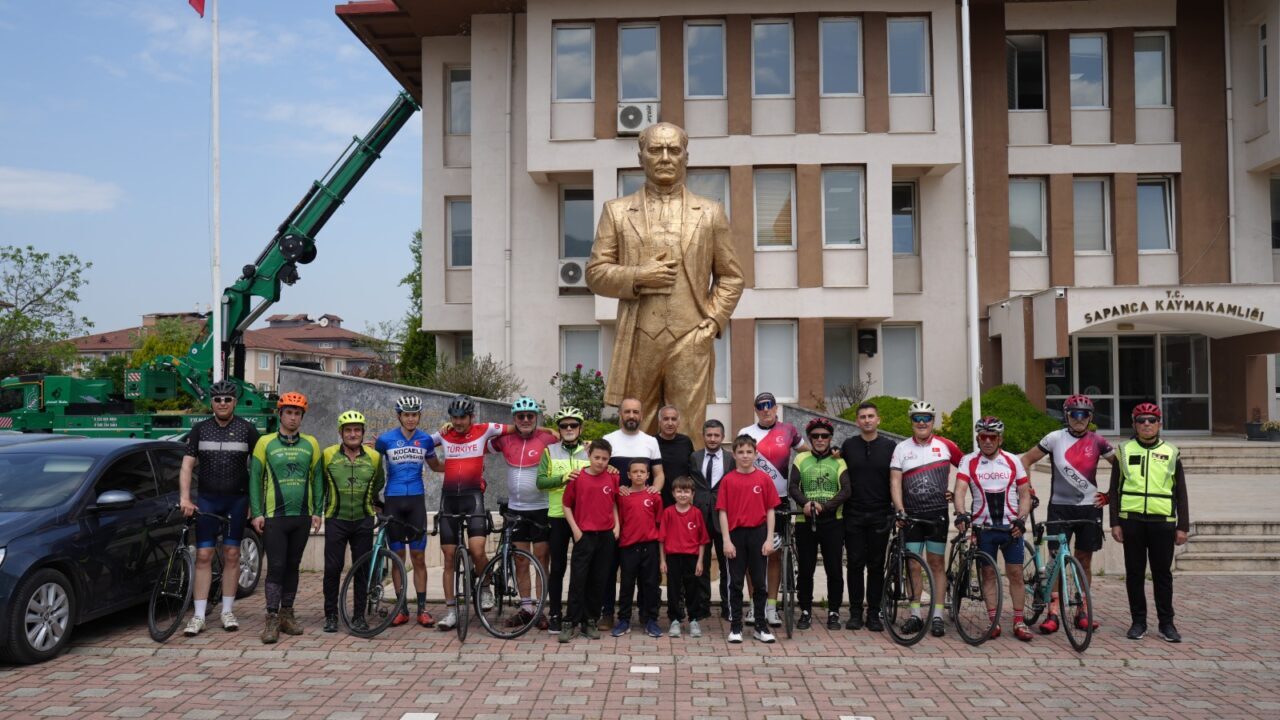 SAKARYA (AA) – Selanik'teki Atatürk Evi Müzesi'nden alınan ve bisikletçiler