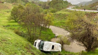 BİTLİS (AA) – Bitlis'te minibüsün şarampole devrilmesi sonucu, aralarında öğrencilerin