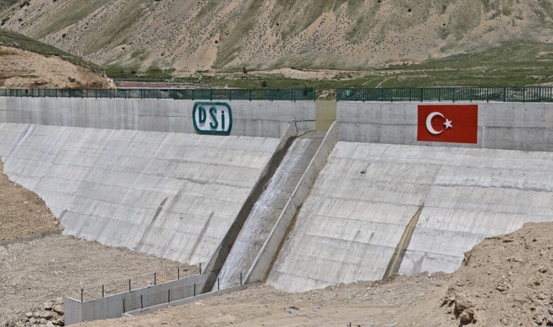 BİTLİS (AA) – Bitlis'in Adilcevaz ilçesinde yapımı tamamlanan Adilcevaz Baraj
