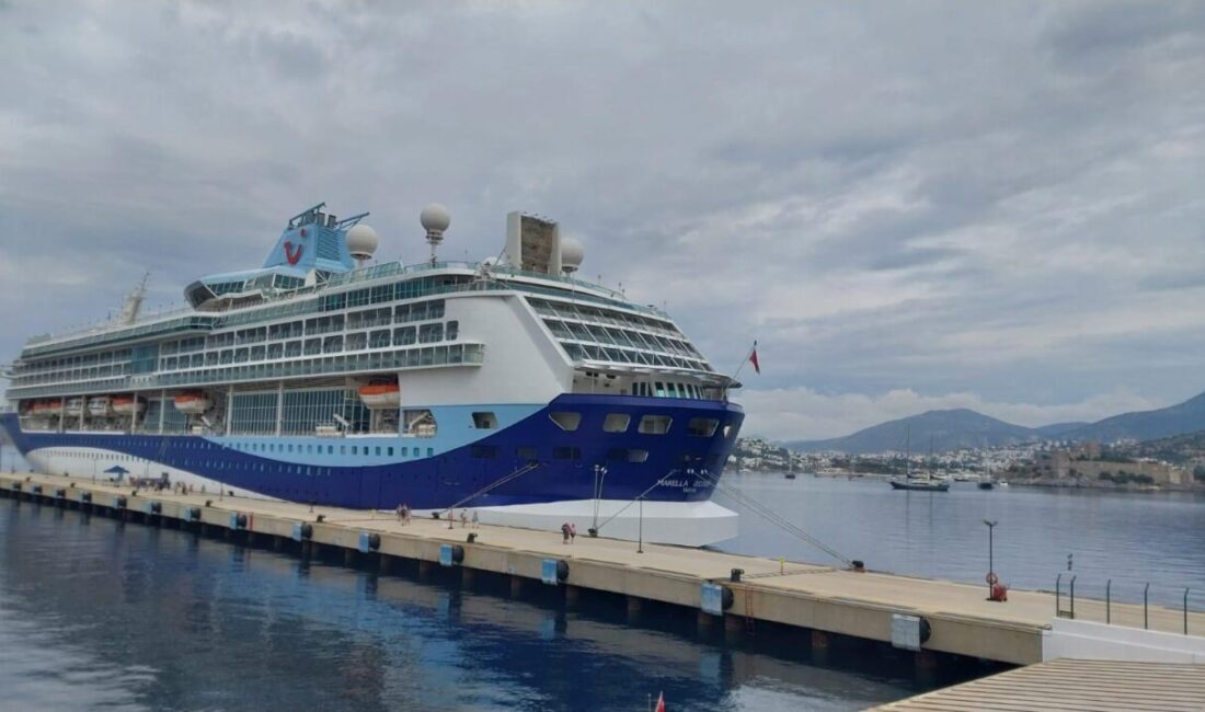 MUĞLA (AA) – Muğla'nın Bodrum ilçesine, "Marella Discovery" adlı kruvaziyerle