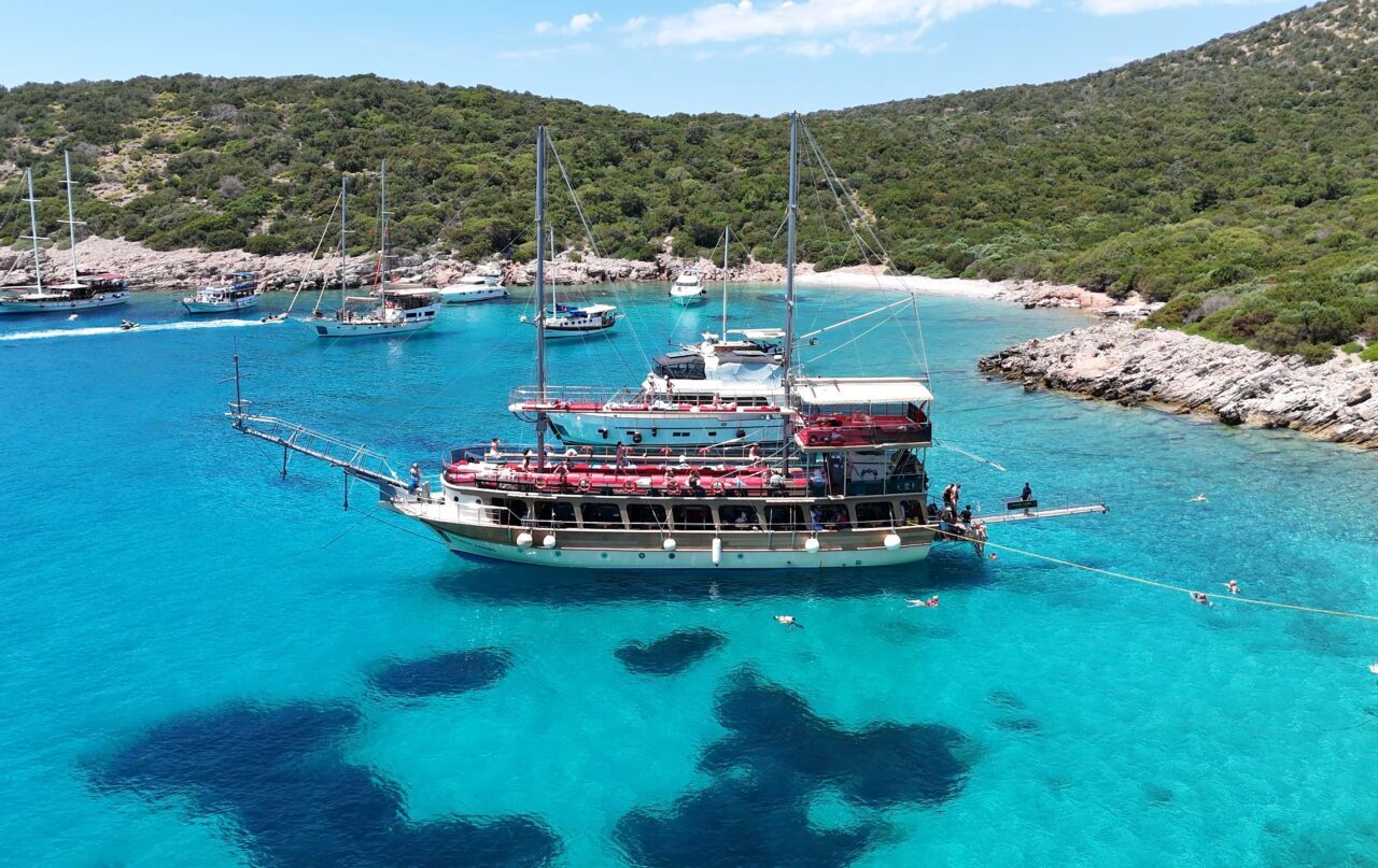 MUĞLA (AA) – Muğla'nın Bodrum ilçesine Kurban Bayramı tatilini geçirmek