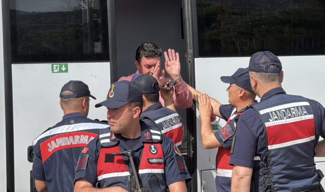 MUĞLA (AA) – Muğla'nın Bodrum ilçesinde "rüşvet" suçundan tutuklu yargılanan