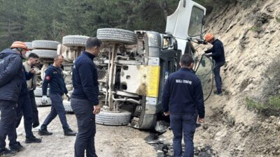 BOLU (AA) – Bolu'da devrilen hafriyat kamyonunun sürücüsü hayatını kaybetti.