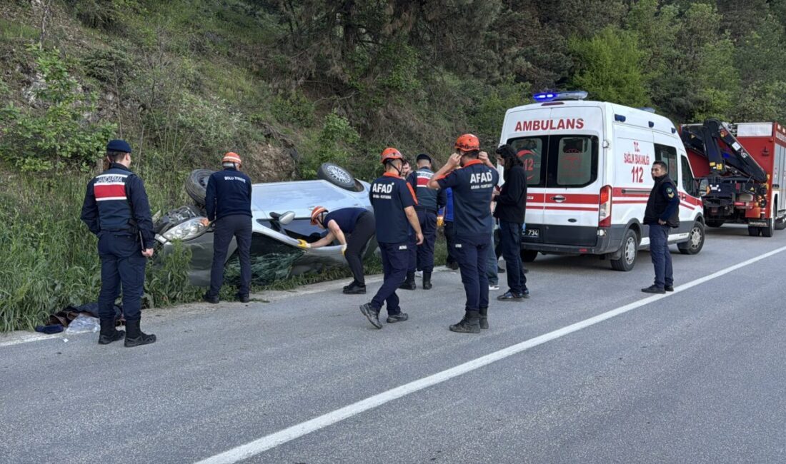 BOLU (AA) – Bolu'da meydana gelen iki trafik kazasında 10