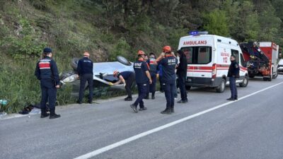 BOLU (AA) – Bolu'da meydana gelen iki trafik kazasında 10