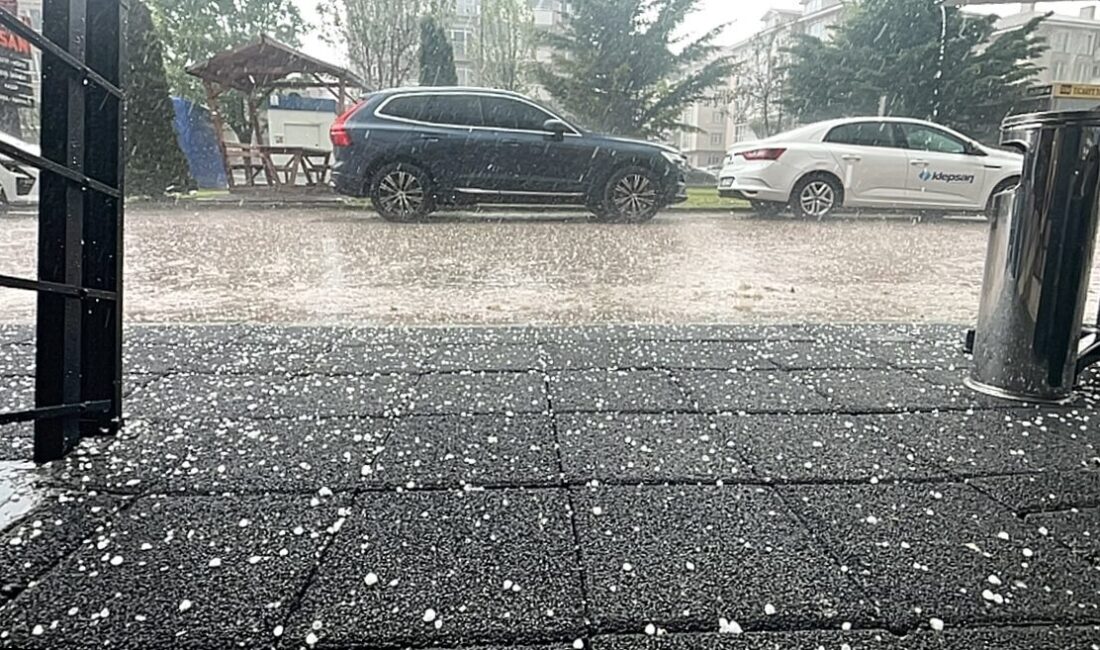 BOLU (AA) – Bolu'da sağanak ve dolu etkisini gösterdi. Kent