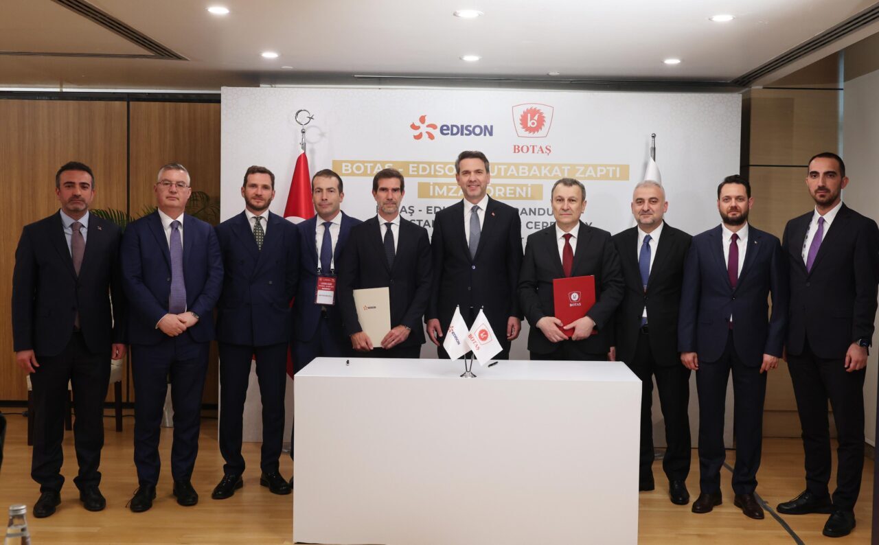 - Enerji ve Tabii Kaynaklar Bakanı Alparslan Bayraktar:
- "Anlaşma kapsamında