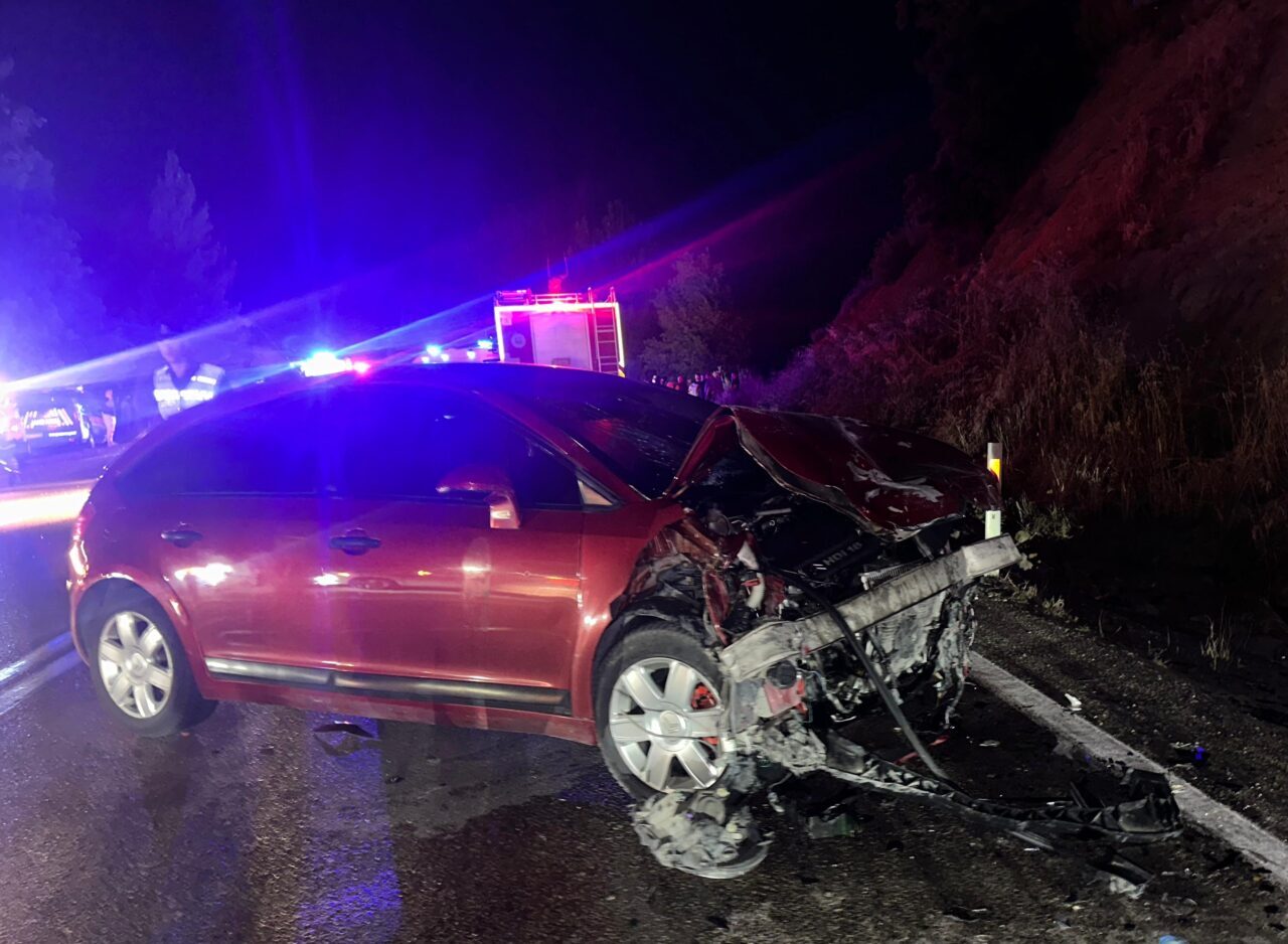BURDUR (AA) – Burdur'un Bucak ilçesinde 4 aracın karıştığı trafik