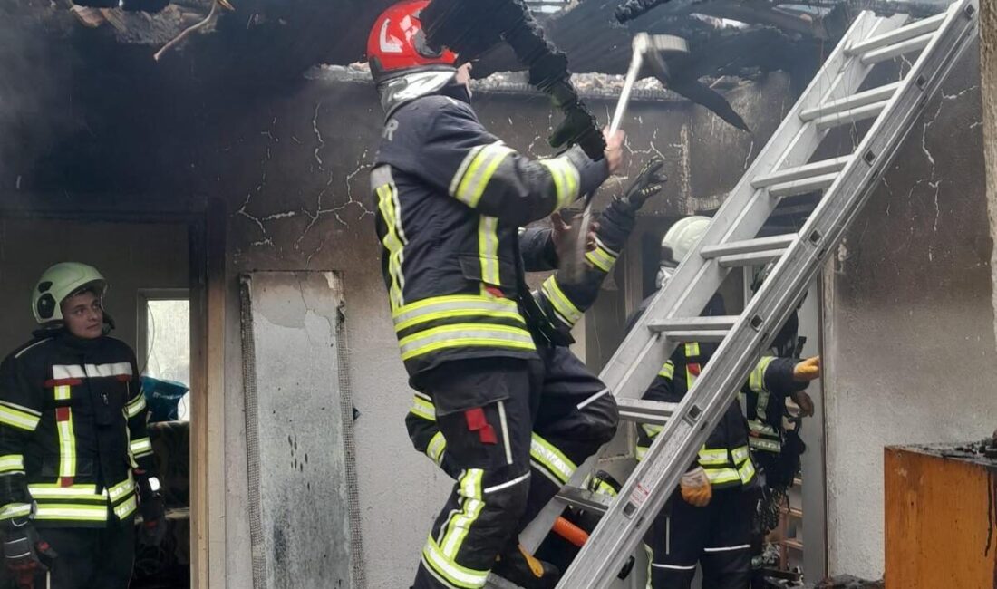 BURDUR (AA) – Burdur'da müstakil evde çıkan yangın, hasara neden