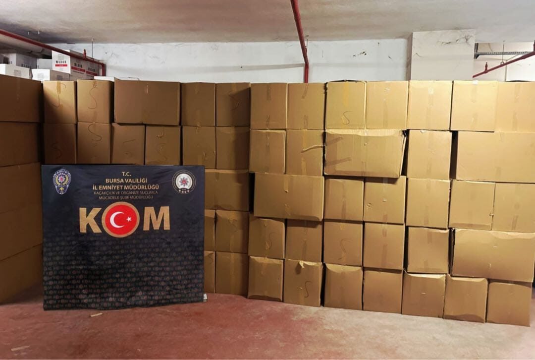 BURSA (AA) – Bursa'da polisin kaçakçılık operasyonunda 3 milyon 105
