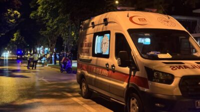 BURSA (AA) – Bursa'nın Osmangazi ilçesinde refüje çarpan motokurye hayatını