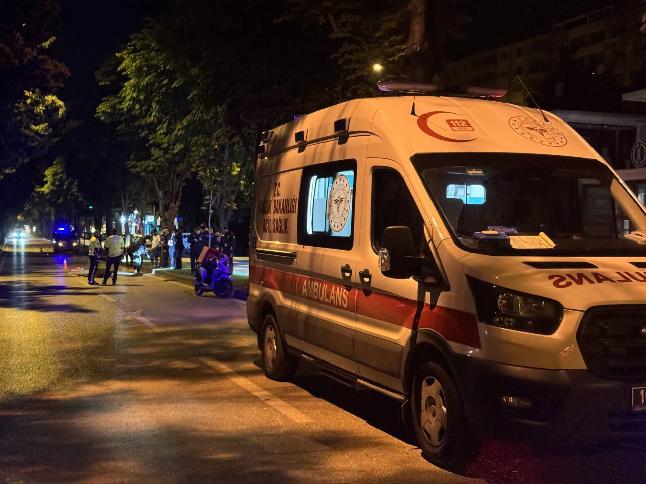 BURSA (AA) – Bursa'nın Osmangazi ilçesinde refüje çarpan motokurye hayatını