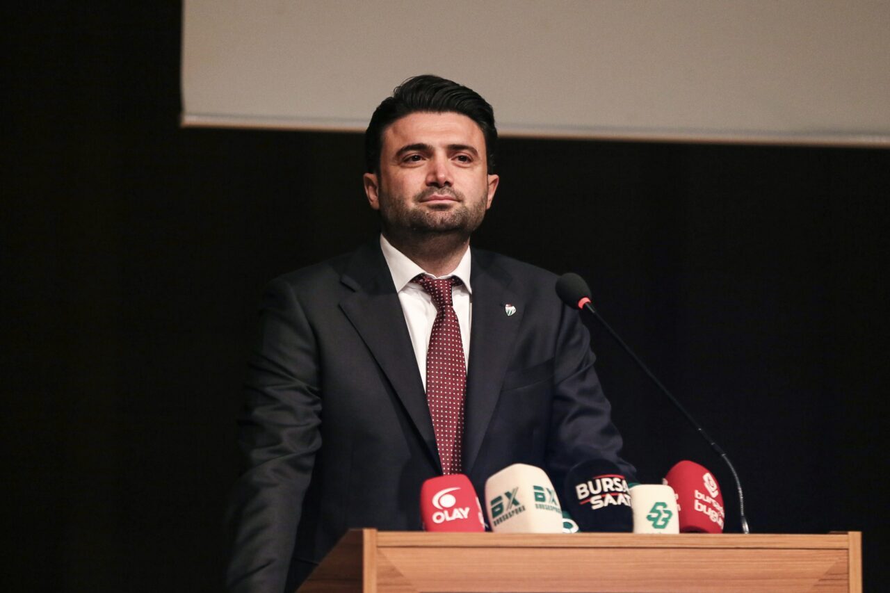 - Bursaspor Kulübü Başkanı Enes Çelik:
- "Birçok 1. Lig takımı