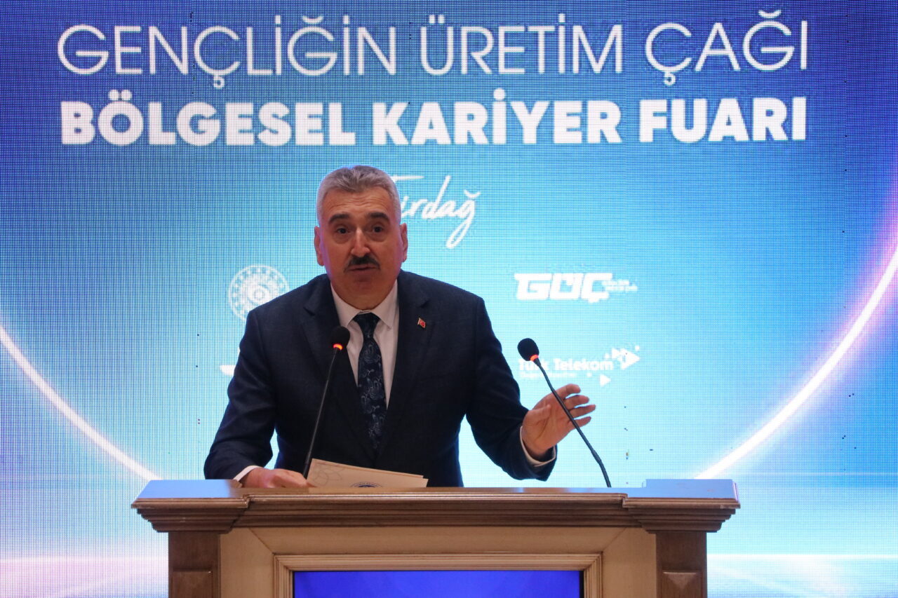 - "Teknoloji bizlere bambaşka bir alan, bambaşka bir meslek, bambaşka